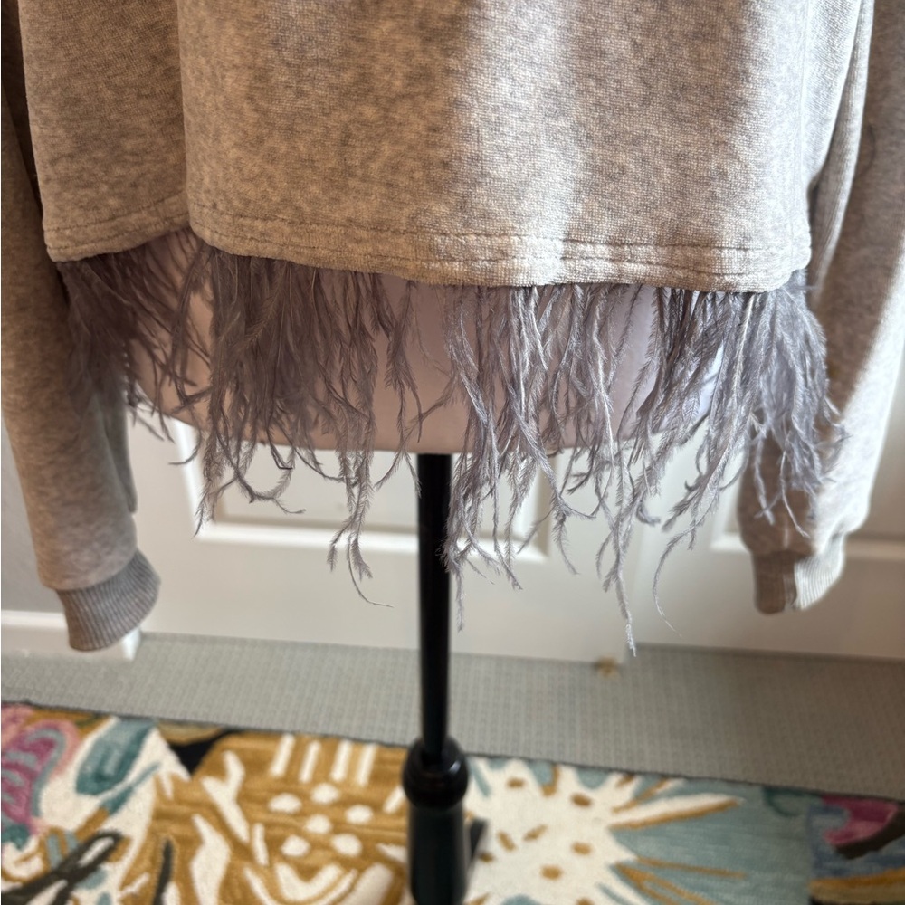 Chic Feathered Hem Gray Sweater - image 3